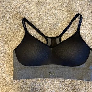Under armour sports bra NWOT small racer back